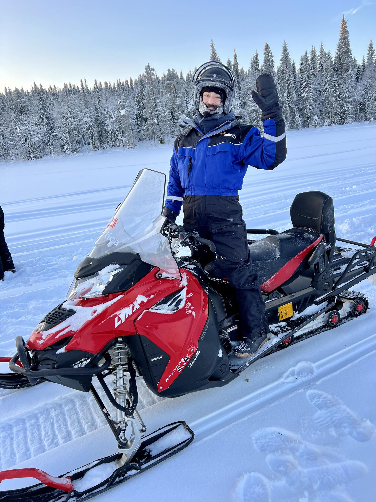 Motoneige et pêche sur glace